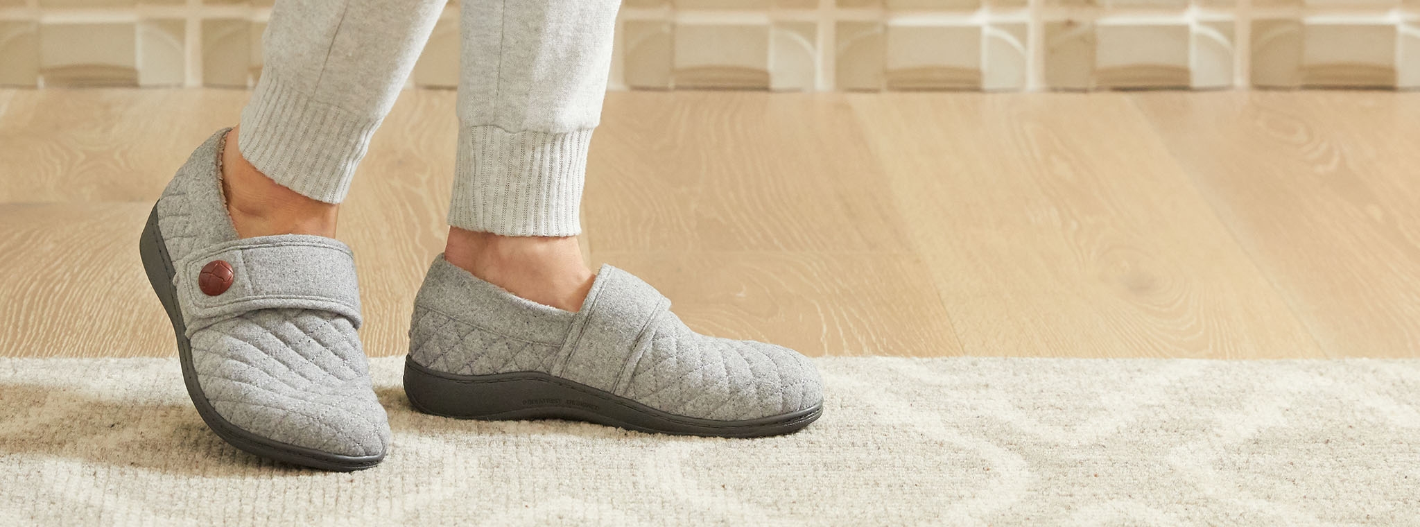 vionic wide slippers